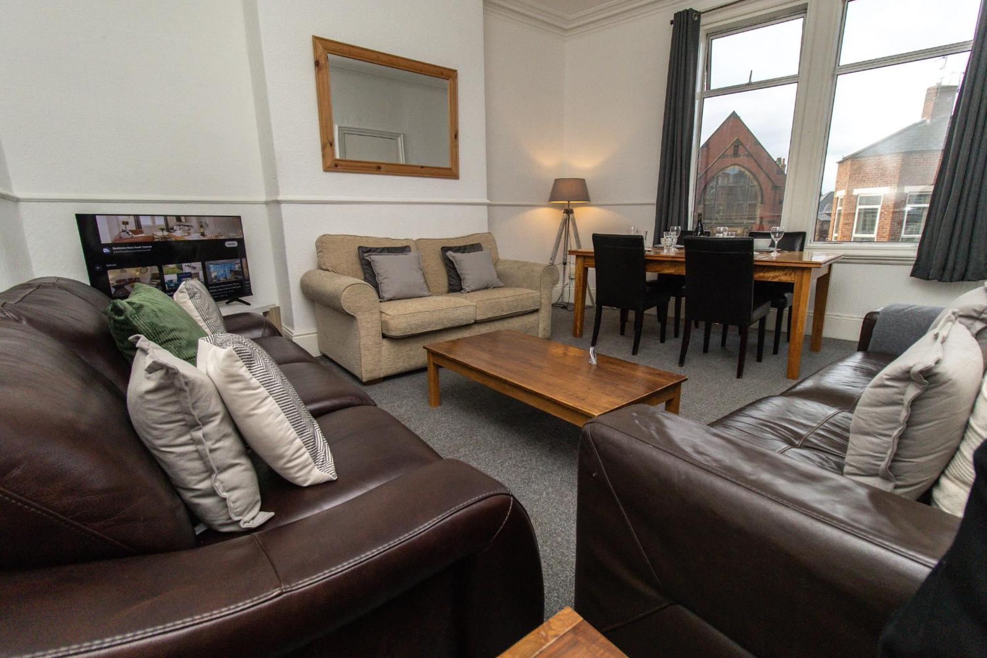 Dwellcome Home Ltd 4 King Bedroom Townhouse, Free Parking, Fast Wifi, Fully Equipped Kitchen, 15 Min Drive To Nissan, 20 Min To Newcastle Sunderland, Ideal For Long Term Contractor Etc Stays, Regular Housekeeping Option - See Our Site For Assurance South Shields Bagian luar foto