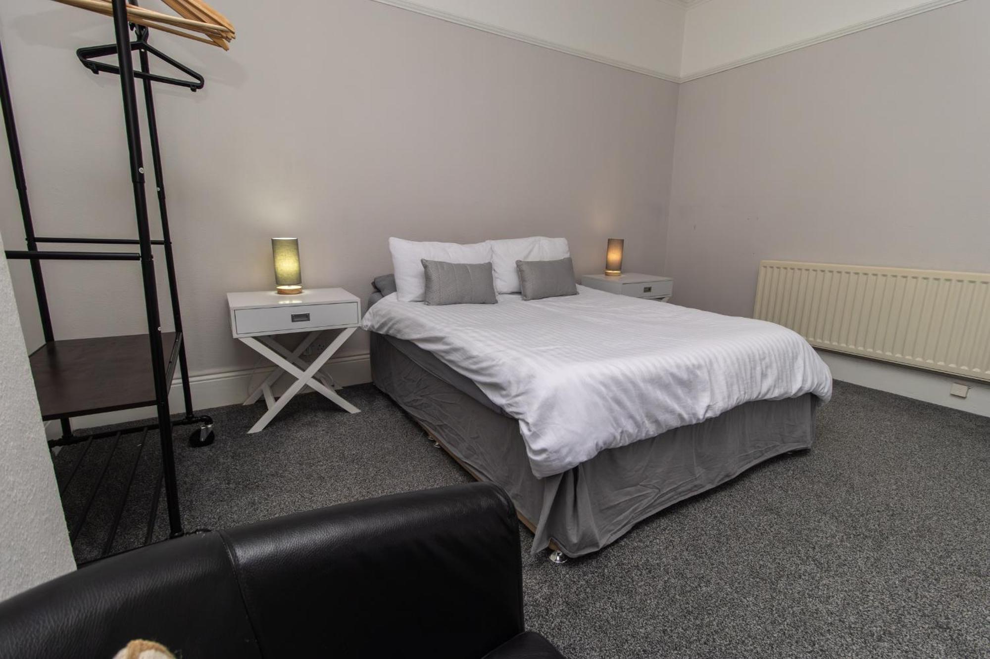 Dwellcome Home Ltd 4 King Bedroom Townhouse, Free Parking, Fast Wifi, Fully Equipped Kitchen, 15 Min Drive To Nissan, 20 Min To Newcastle Sunderland, Ideal For Long Term Contractor Etc Stays, Regular Housekeeping Option - See Our Site For Assurance South Shields Bagian luar foto