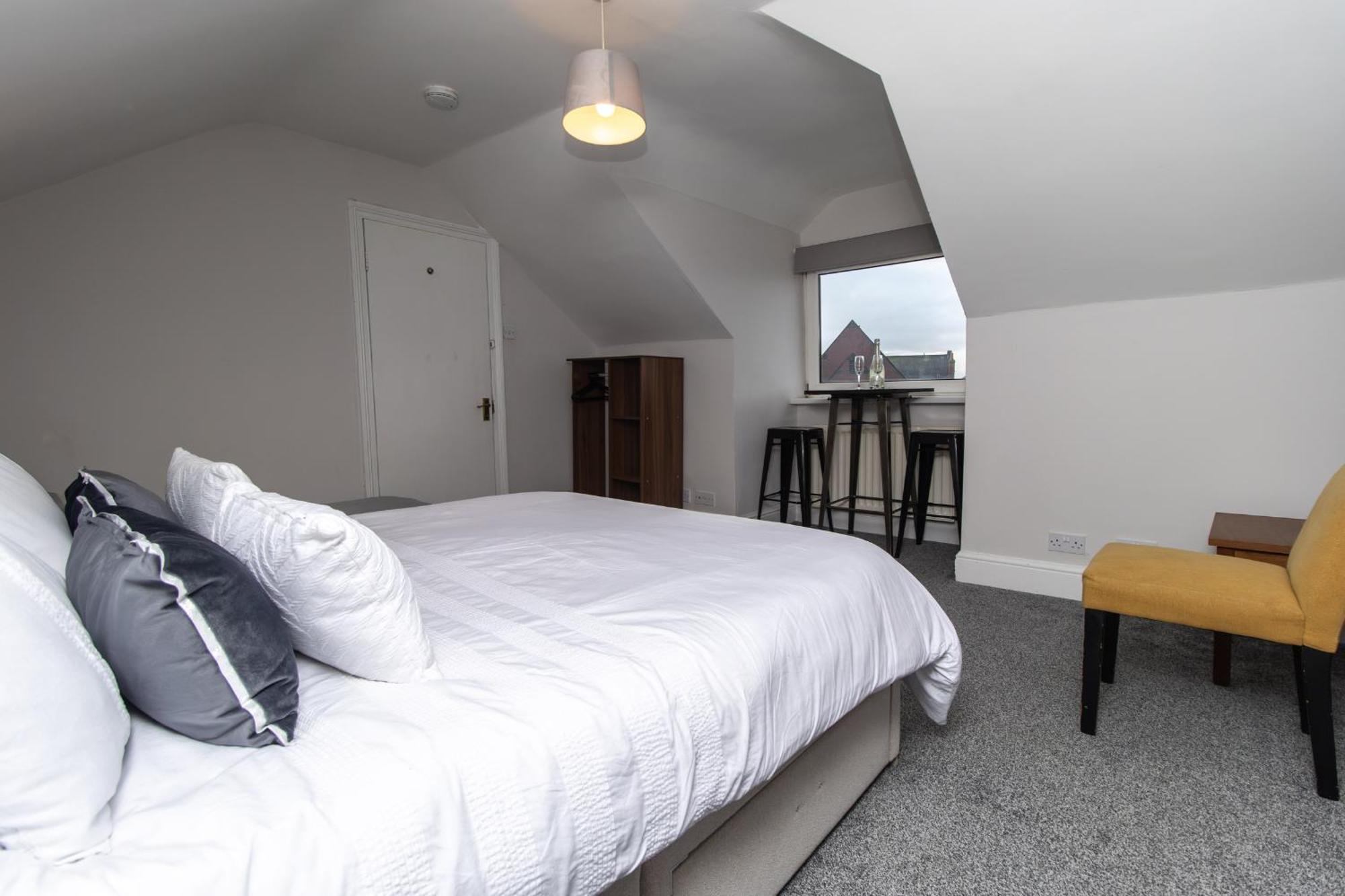 Dwellcome Home Ltd 4 King Bedroom Townhouse, Free Parking, Fast Wifi, Fully Equipped Kitchen, 15 Min Drive To Nissan, 20 Min To Newcastle Sunderland, Ideal For Long Term Contractor Etc Stays, Regular Housekeeping Option - See Our Site For Assurance South Shields Bagian luar foto