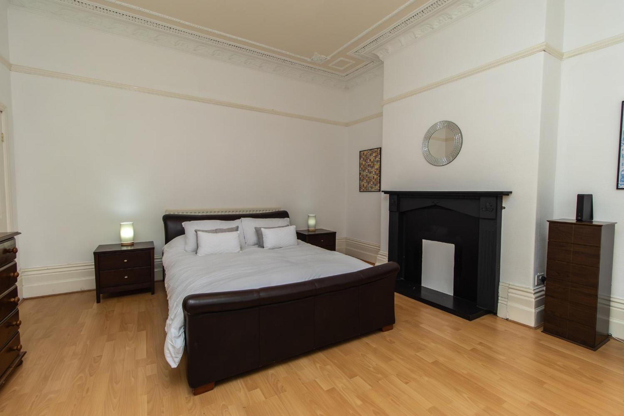 Dwellcome Home Ltd 4 King Bedroom Townhouse, Free Parking, Fast Wifi, Fully Equipped Kitchen, 15 Min Drive To Nissan, 20 Min To Newcastle Sunderland, Ideal For Long Term Contractor Etc Stays, Regular Housekeeping Option - See Our Site For Assurance South Shields Bagian luar foto