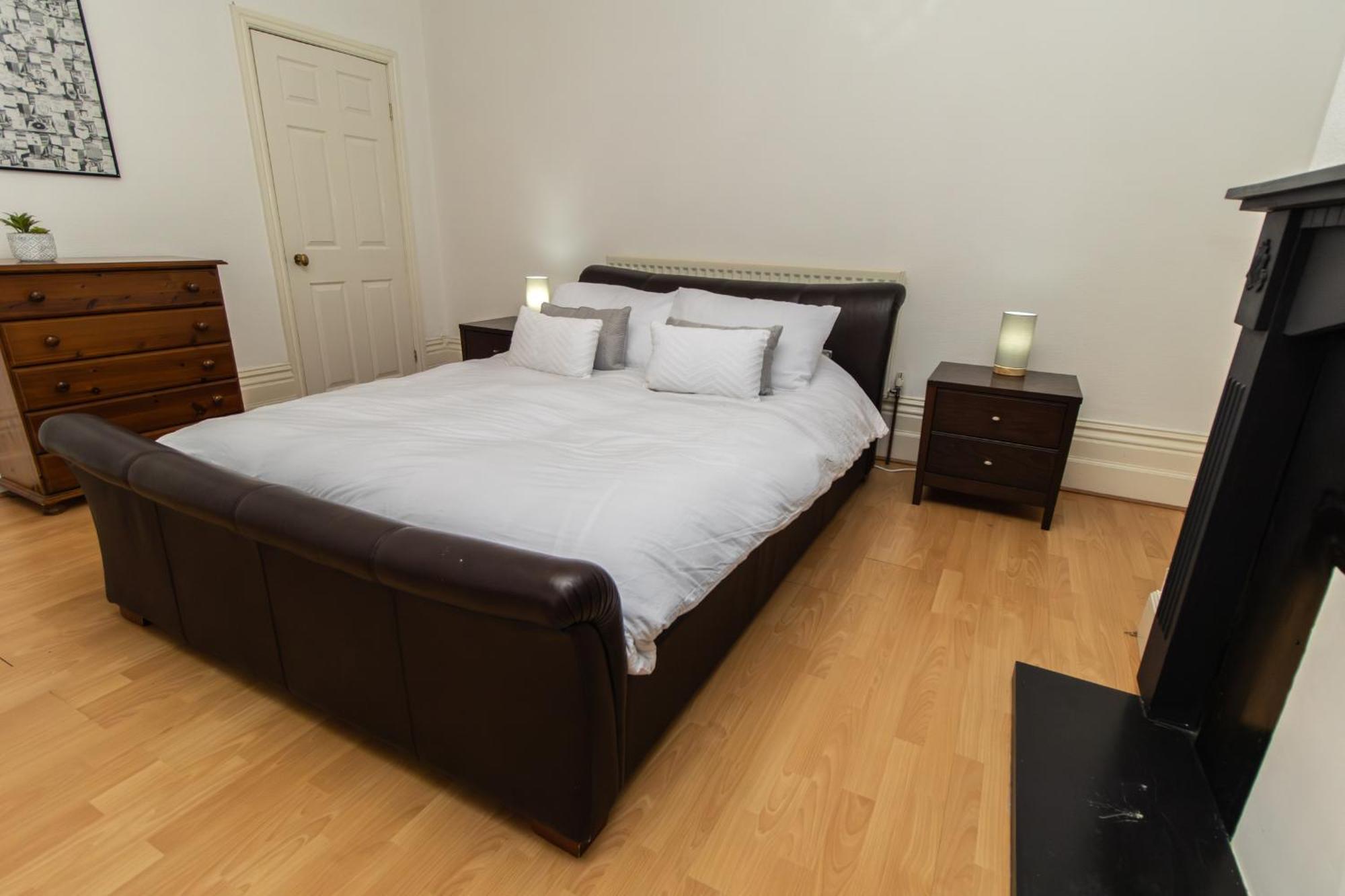 Dwellcome Home Ltd 4 King Bedroom Townhouse, Free Parking, Fast Wifi, Fully Equipped Kitchen, 15 Min Drive To Nissan, 20 Min To Newcastle Sunderland, Ideal For Long Term Contractor Etc Stays, Regular Housekeeping Option - See Our Site For Assurance South Shields Bagian luar foto